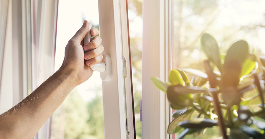 Serramenti a risparmio energetico per tagliare i costi delle bollette di luce e gas